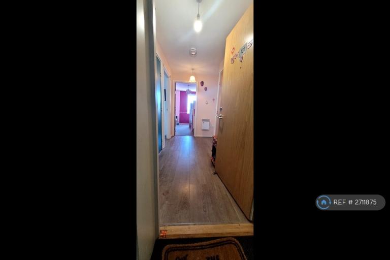 2 bedroom flat in London Road, Isleworth, TW7 (2 bed) (#2711875)