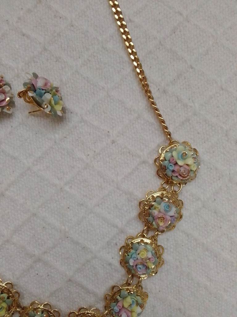 Costume Jewellery necklace and earrings set 