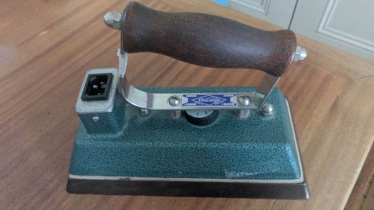 Vintage Dowsing DB2 Thermostatic Snooker / Billiard Table Iron