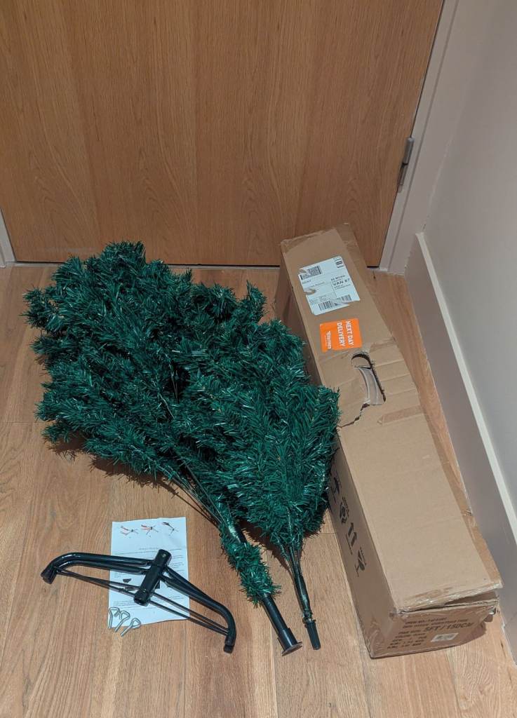 HUGE Christmas BUNDLE reduced to only £20 for immediate collection (see full listing)