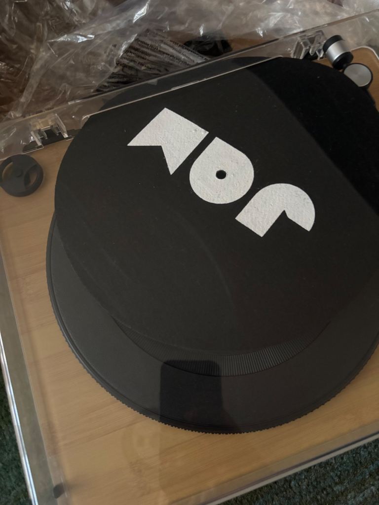 Record Player w Bluetooth 