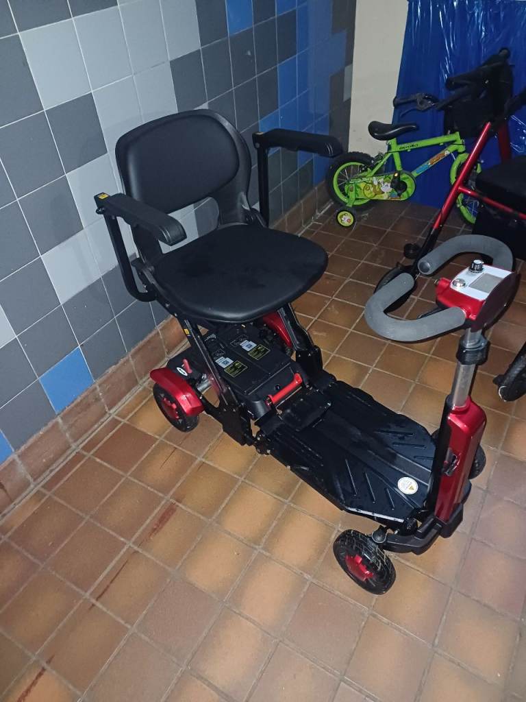 Mobility scooter auto folding 
