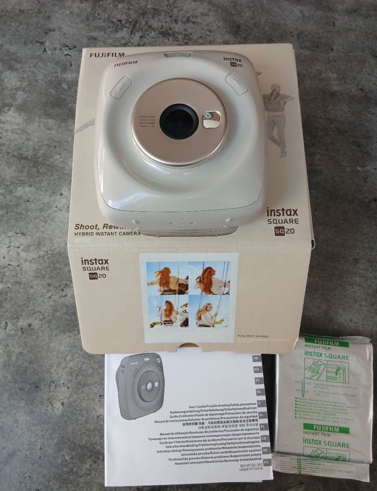 Fujifilm SQ20 Digital Hybrid camera new boxed