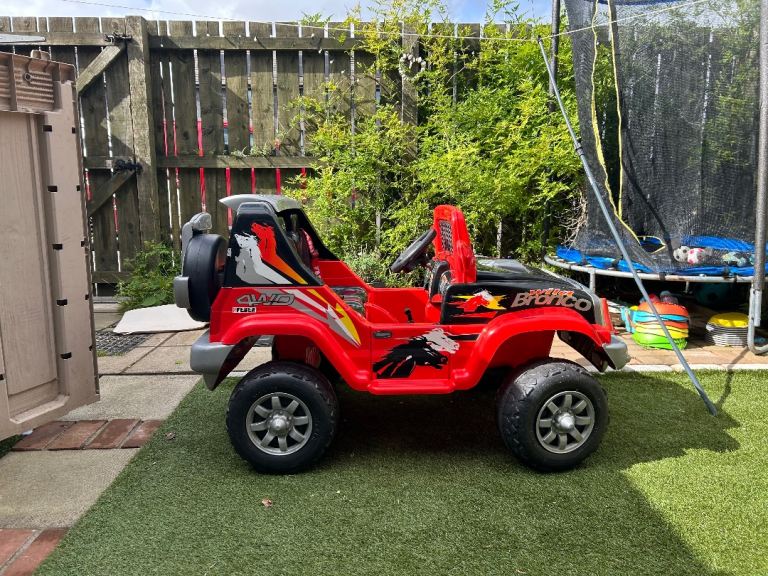 Electric ride on jeep 