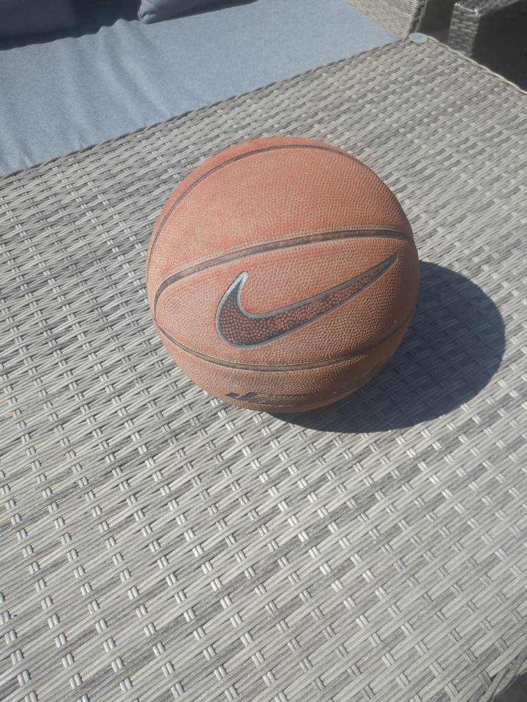 FREE basket ball NIKE