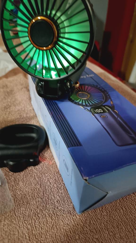 Handheld fan 