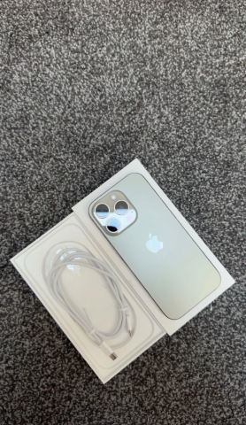 IPhone 16 Pro! 256GB! Natural Titanium! (Unlocked) -93% BATTERY