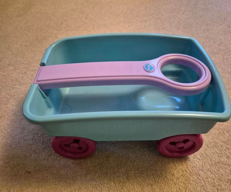 Kids Disney Frozen Pull Along Kart in Great Condition