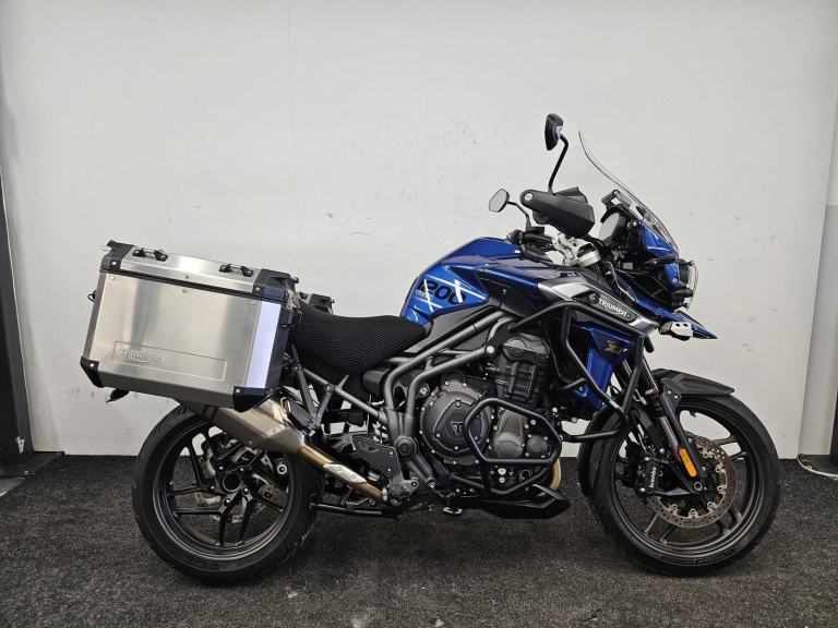 TRIUMPH TIGER EXPLORER XRT *** ARROW EXHAUST - HEATED GRIPS and SEATS ***