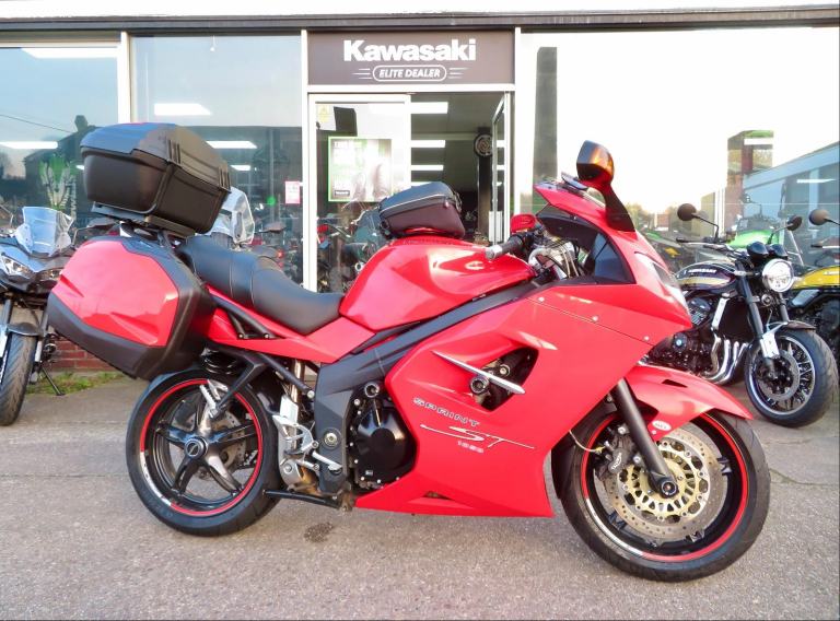 TRIUMPH SPRINT ST 1050 