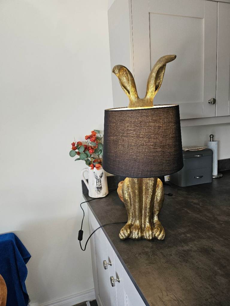 Large hare table lamp 