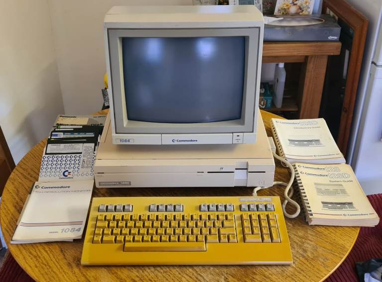 COMMODORE C128D COMPUTER + 1084 MONITOR - WORKING (please read) VERY RARE! VINTAGE!