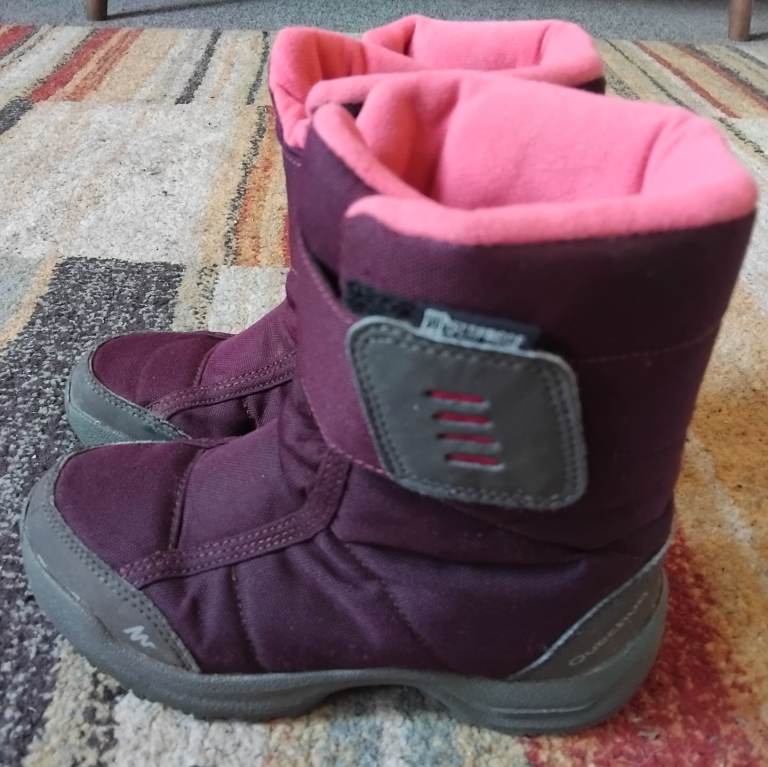 Quechua boots. EU31 UK kids size 12.