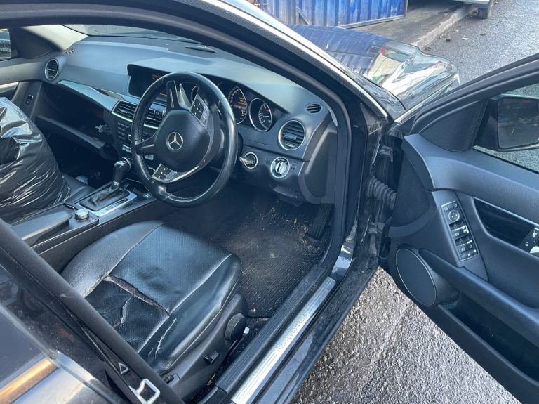 12 Mercedes c200 2.2 diesel Auto Black BREAKING parts