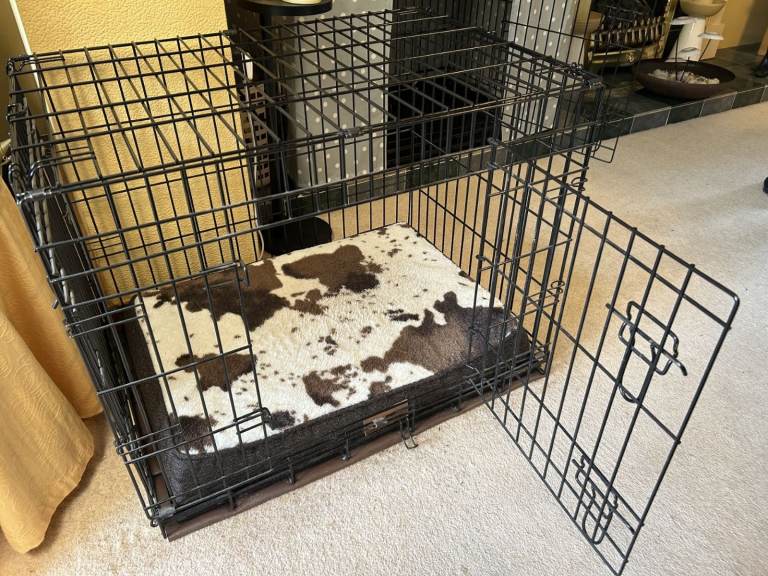 Dog Crate Medium with Outer Cover and Pads