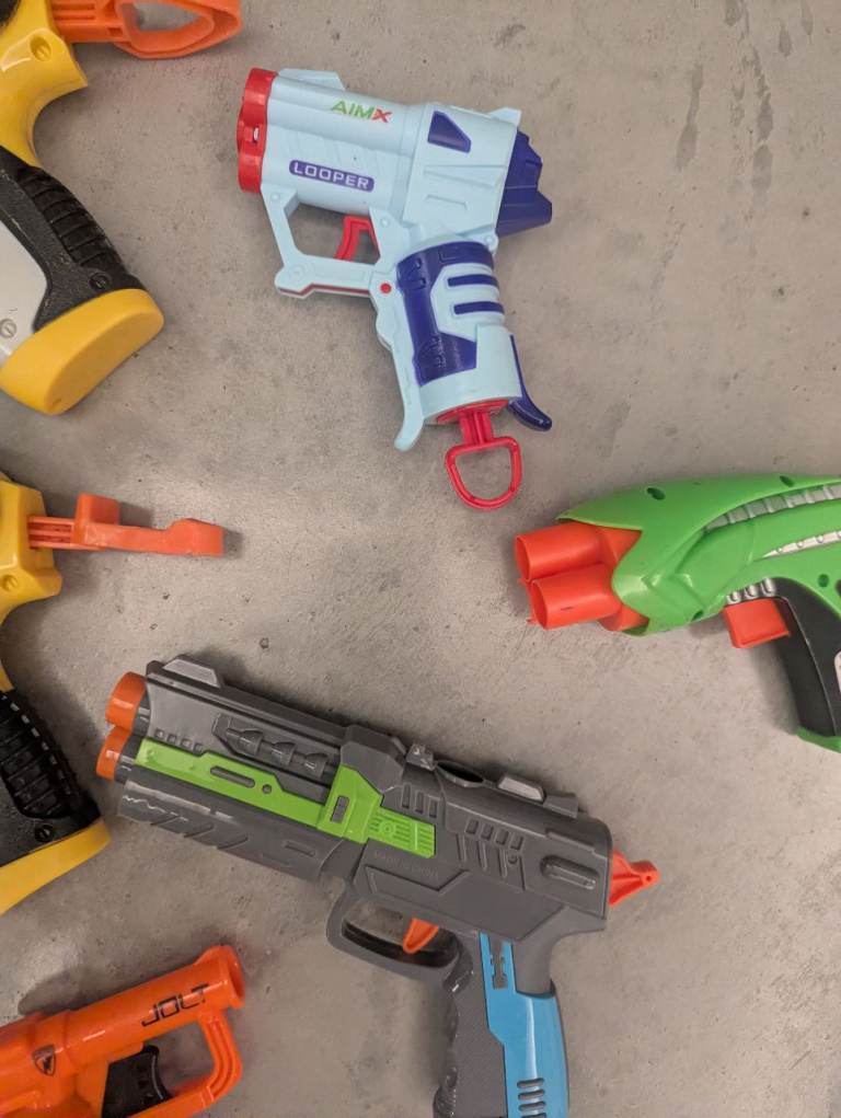 Nerf Gun Bundle - 7 Blasters & 70 Bullets 