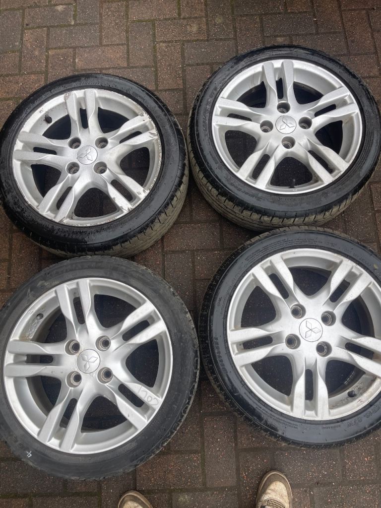Mitsubishi colt wheels+tyres