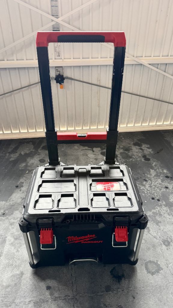 Milwaukee Packout Rolling Tool Box