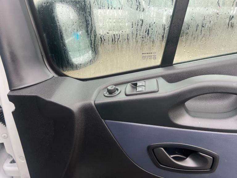 2018 Vauxhall Vivaro 2900 1.6CDTI 95PS ecoFLEX H1 Combi 9 Seat MPV Diesel Manual