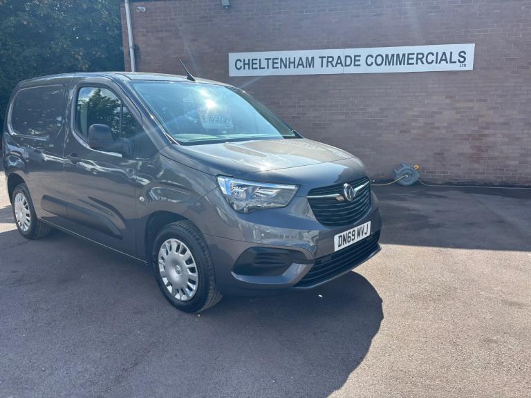 2019 Vauxhall Combo 2000 1.5 Turbo D 75ps H1 Sportive Van PANEL VAN Diesel Manual
