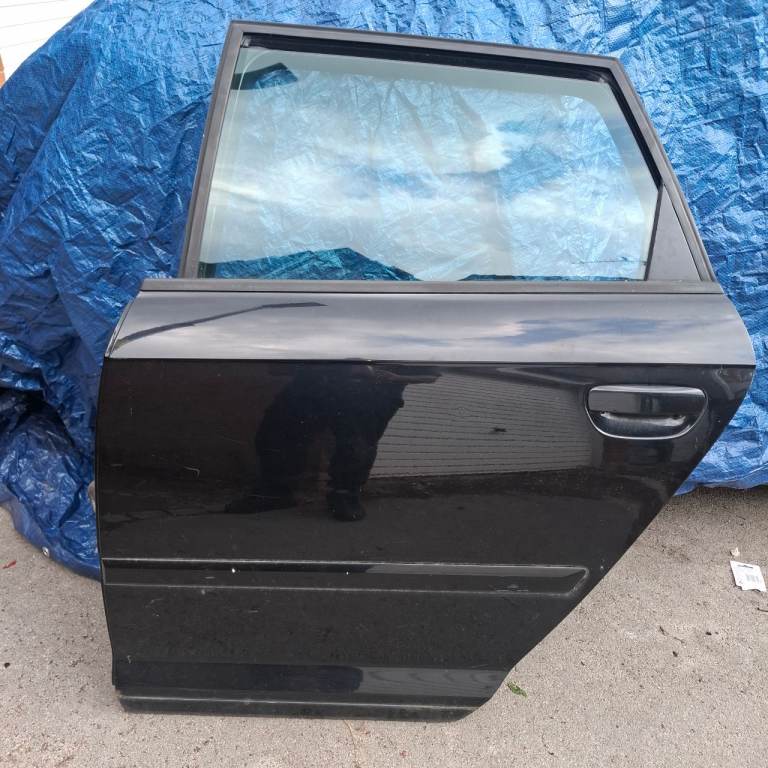 Audi a3 8p passenger rear door 
