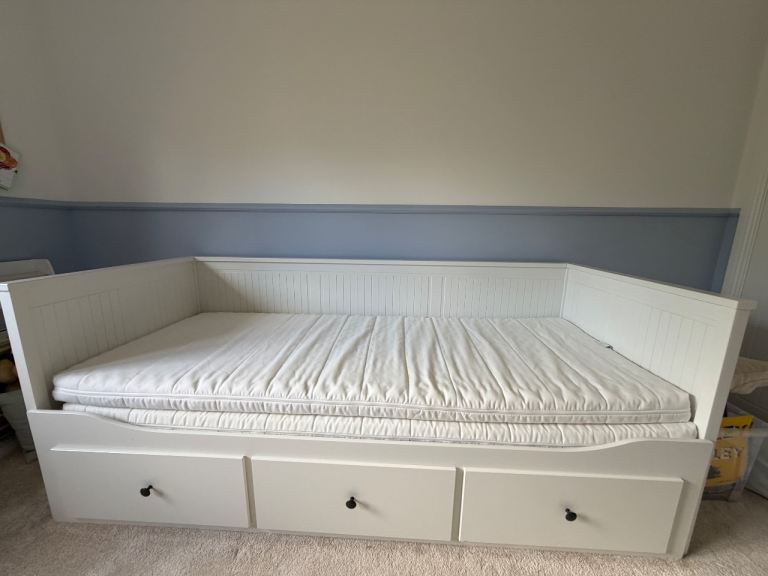 IKEA HEMNES Day-bed with 3 Drawers and 2 MOSHULT Mattresses, White