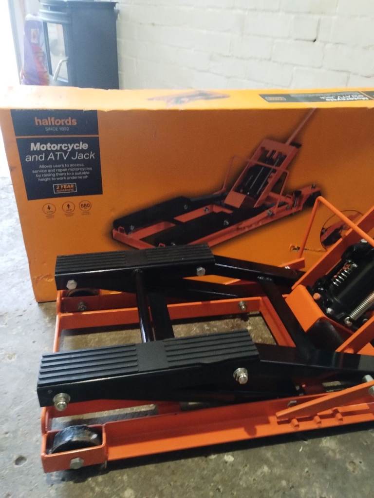 Halfords Motorcycle jack/lift