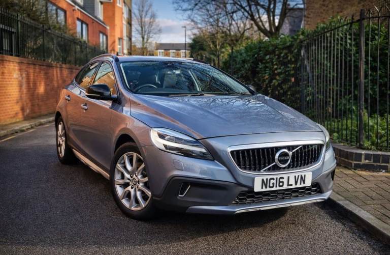 Volvo, V40, Hatchback, 2016, Semi-Auto, 1969 (cc), 5 doors