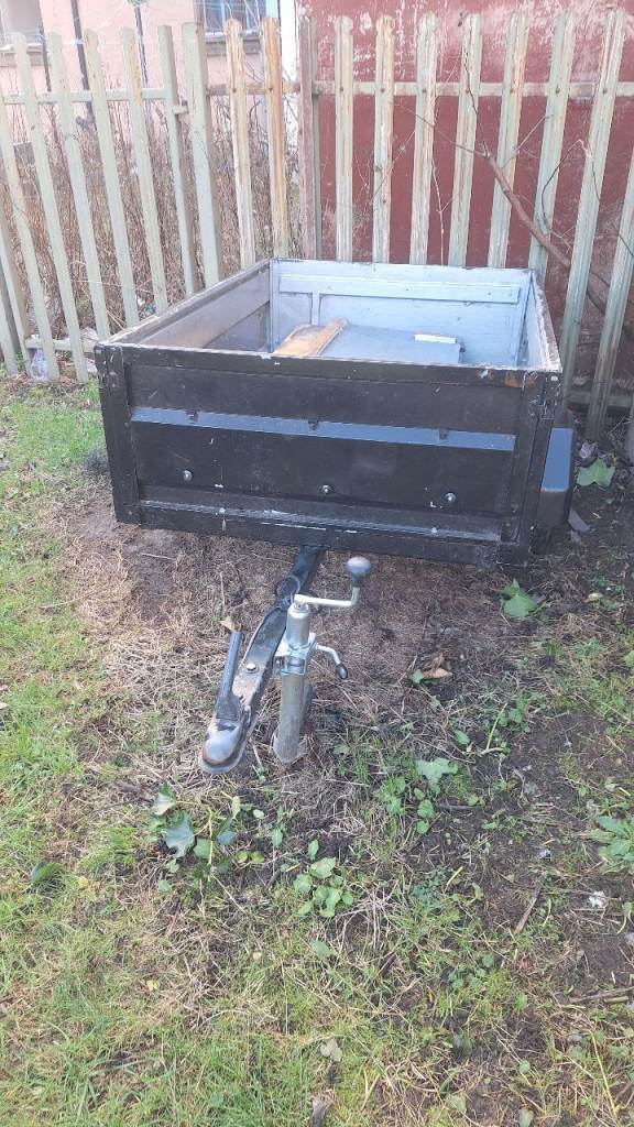 Camping trailer