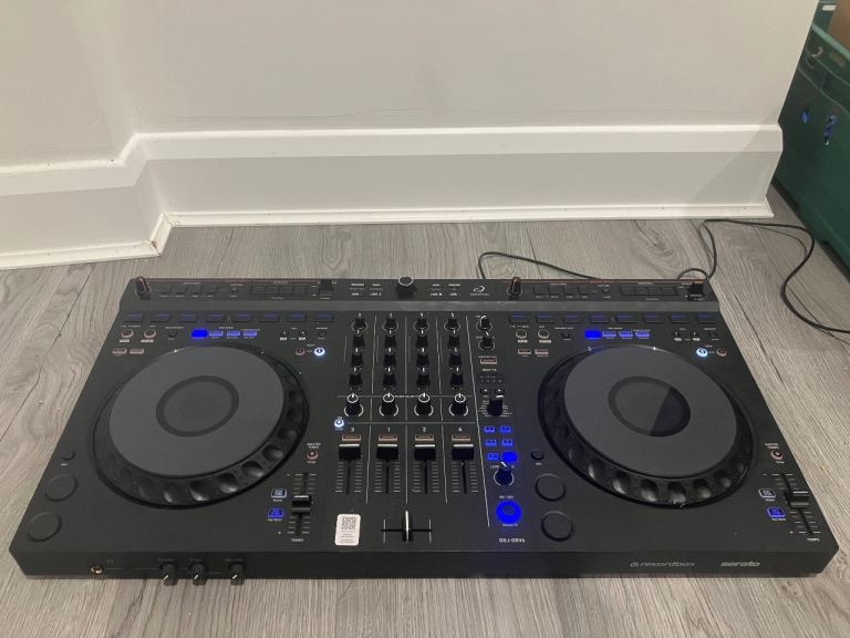 (Still in warranty) PIONEER DDJ-GRV6 4 CHANNEL DJ CONTROLLER