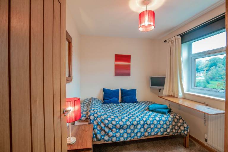 Lovely double room in Nailsworth with valley views
