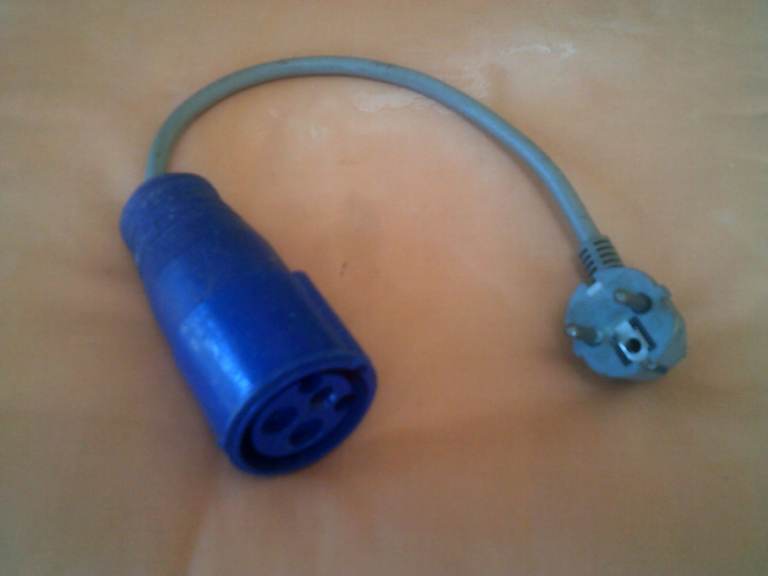 image for CARAVAN / MOTORHOME / BOAT 230 VOLT CABLE ADAPTOR- EUROPEAN TO IE44 BLUE SOACKET