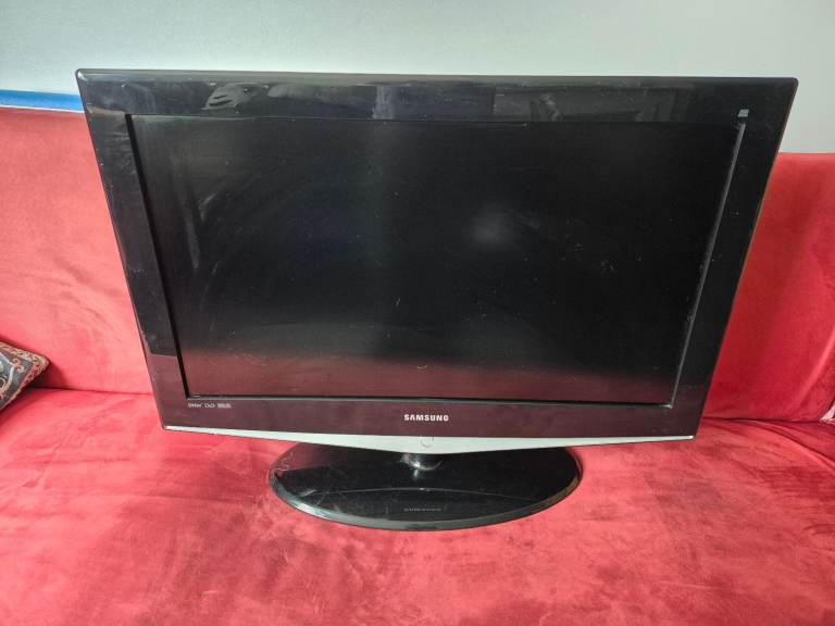 (read description) Samsung LE-32R74BD 32in 720p HD LCD TV