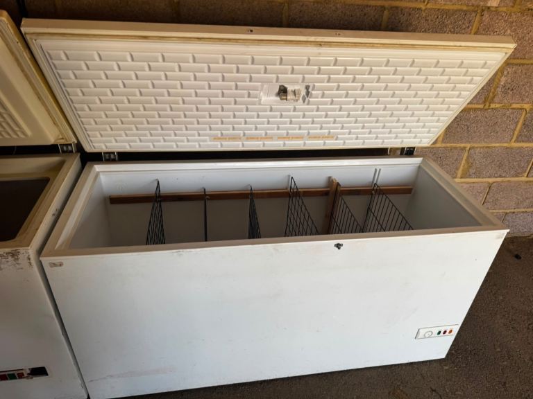 Commercial chest freezer cafe shop restaurant supermarket 1.50 cms 