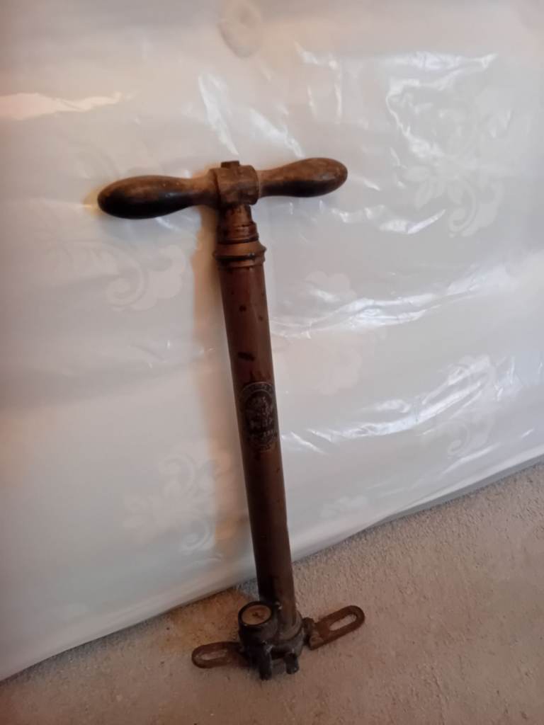 Dunlop pump antique 