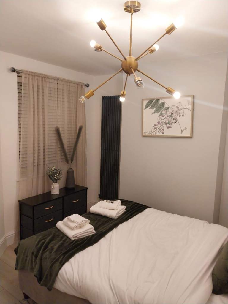 Rooms available for long and short term lease