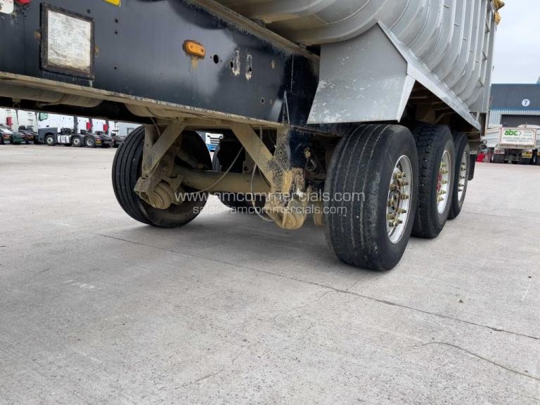 FRUEHAUF BULK TIPPING TRAILER 