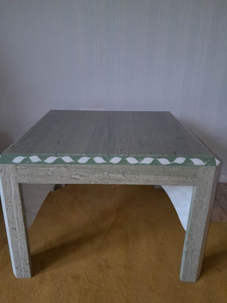 Square sage green and white marble Coffee Table – Good Condition