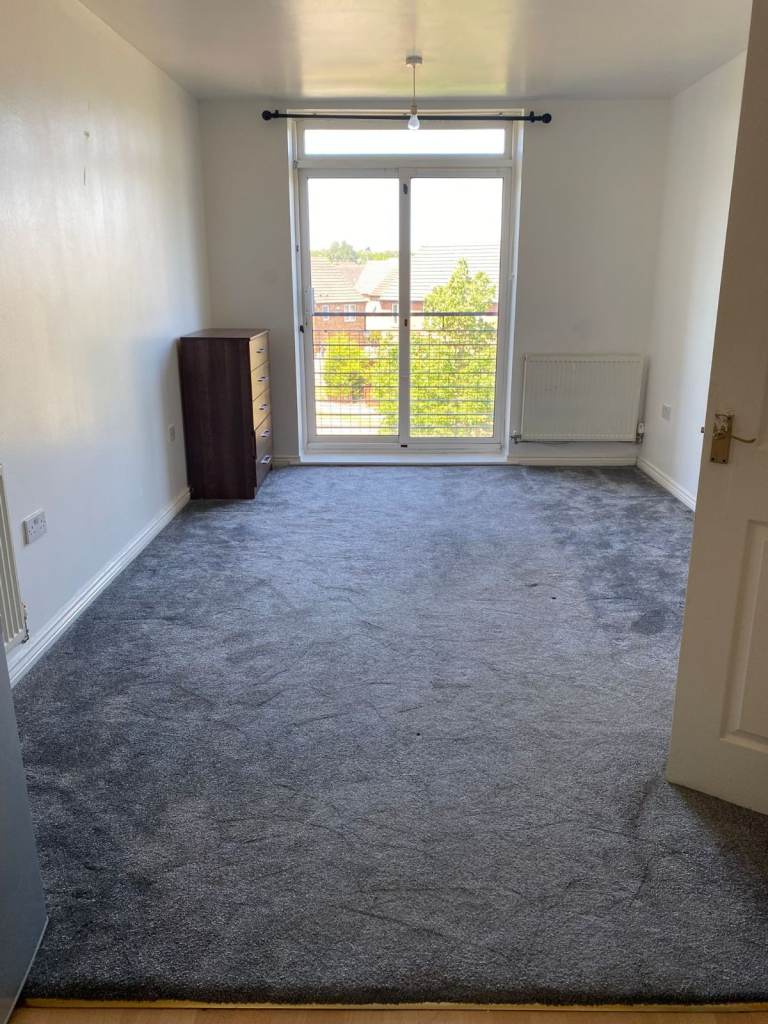 Modern 1 Bed Flat Bedroom to Rent in Binley - 19 mins walk to Cov City Centre / Train Station