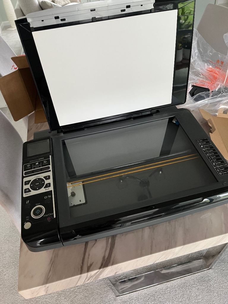 Epson Stylus SX400 Printer/Scanner – Good Condition