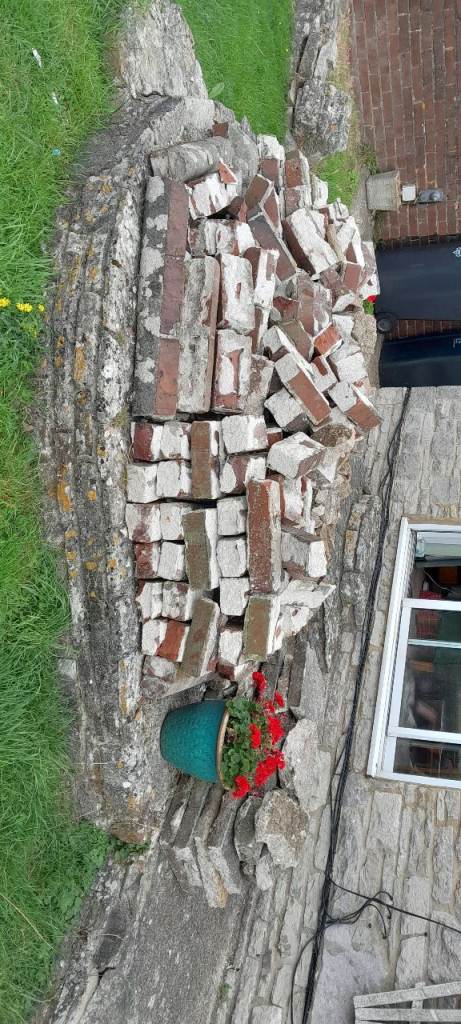 Reclaimed Bricks - Mixed Red and White