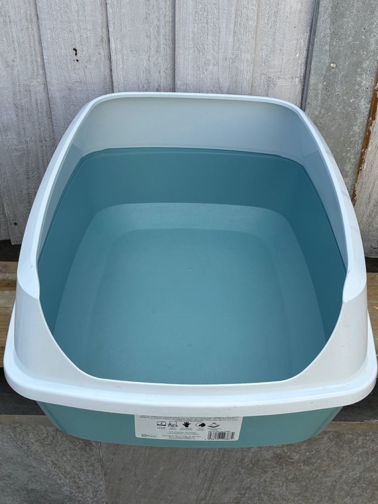 Cat litter tray
