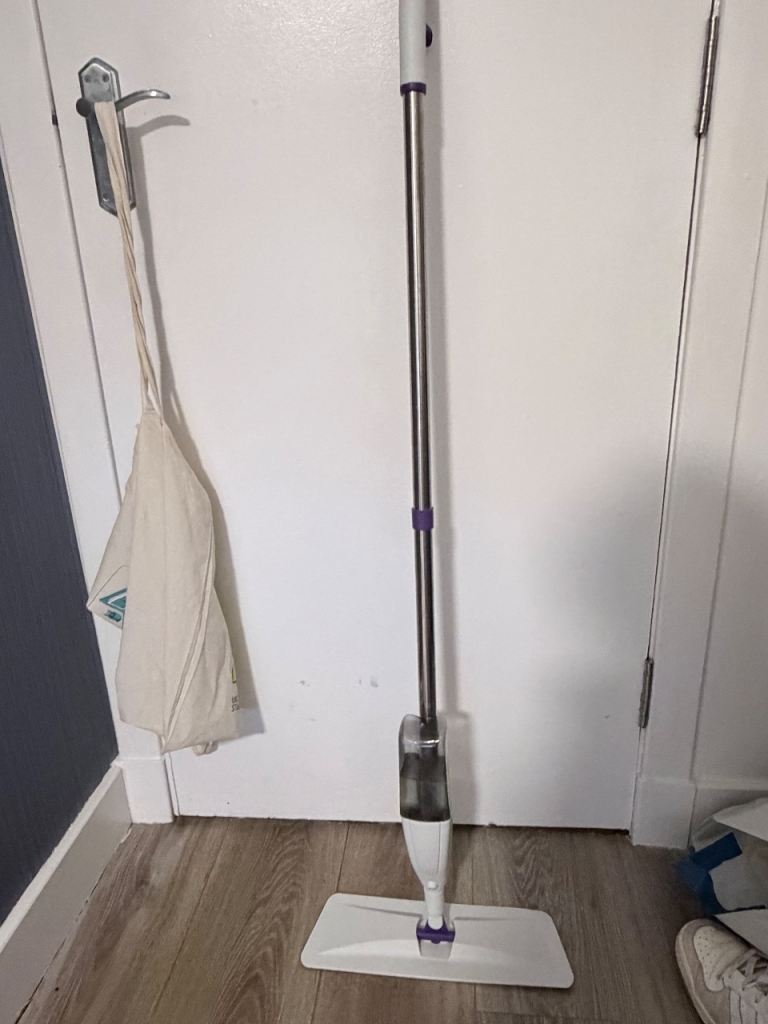 Spray Mop – White and Purple, Good Condition