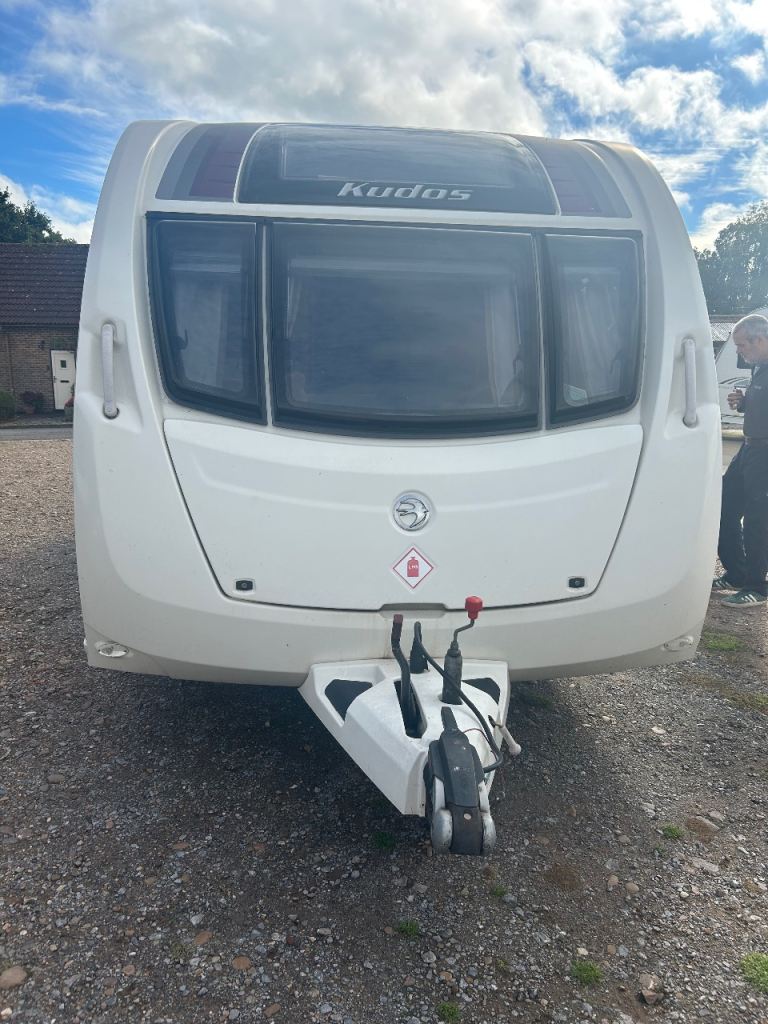 Swift challenger kudos 4 berth caravan