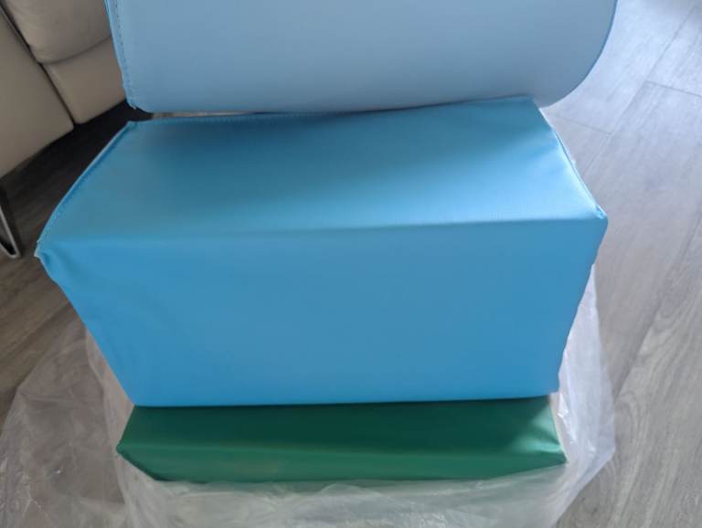 Soft Play Blocks / Mat Set (5 pieces)– Multicoloured, Good Condition