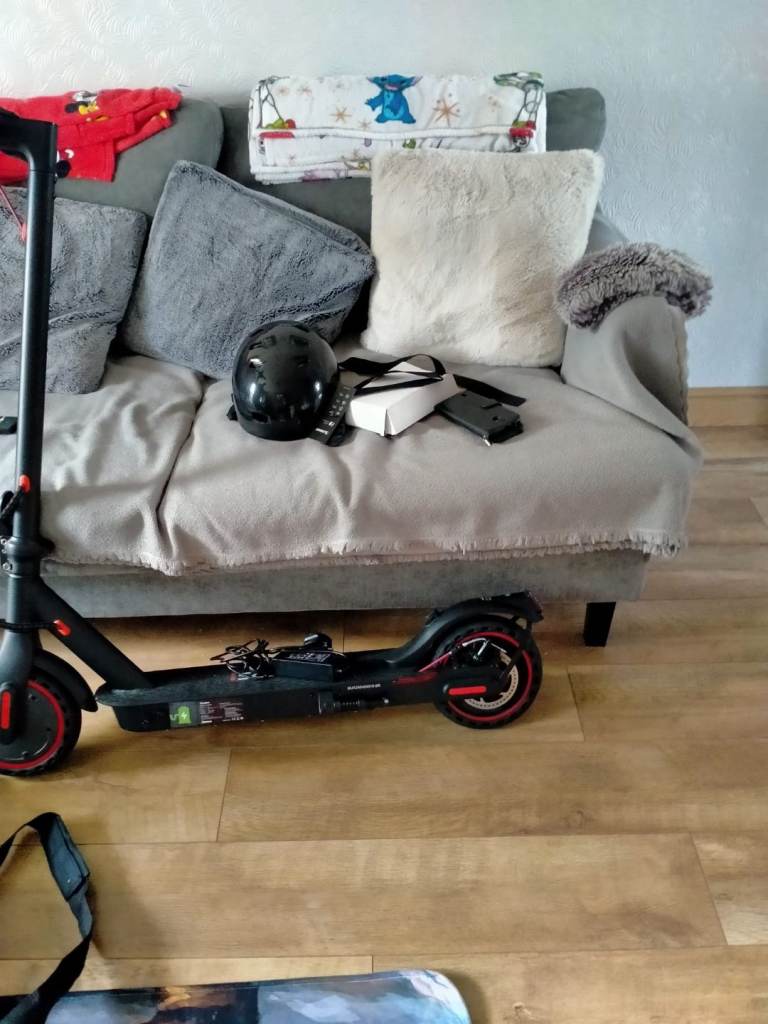 I9 electric scooter brand new 