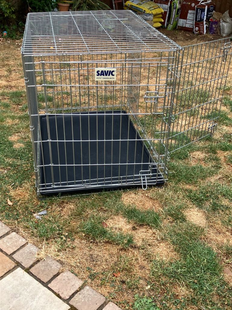 Savic large folding pet crate with tray