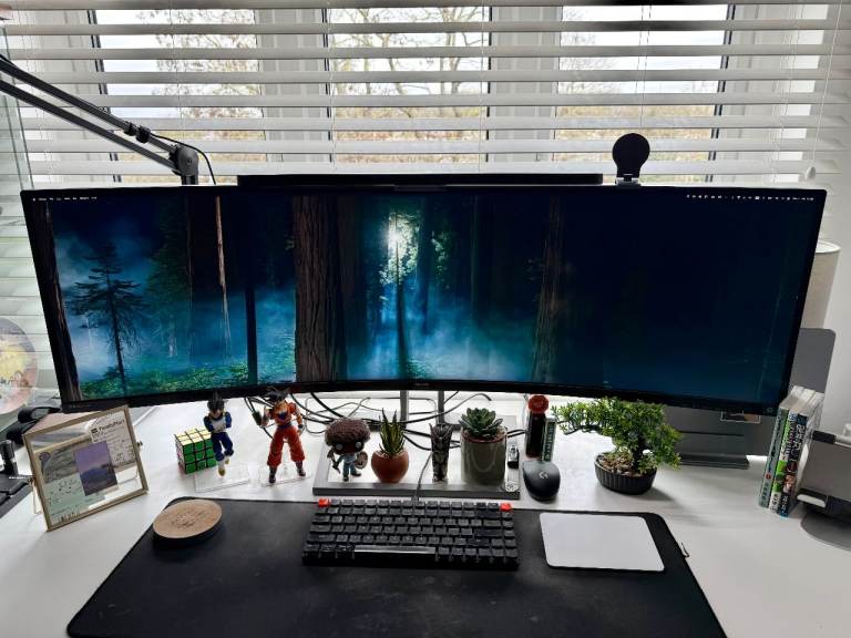 Philips 49″ Ultrawide 5120 × 1440 Curved Monitor
