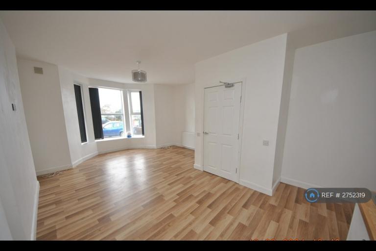 Studio flat in Promenade, Southport, PR8 (#2752319)