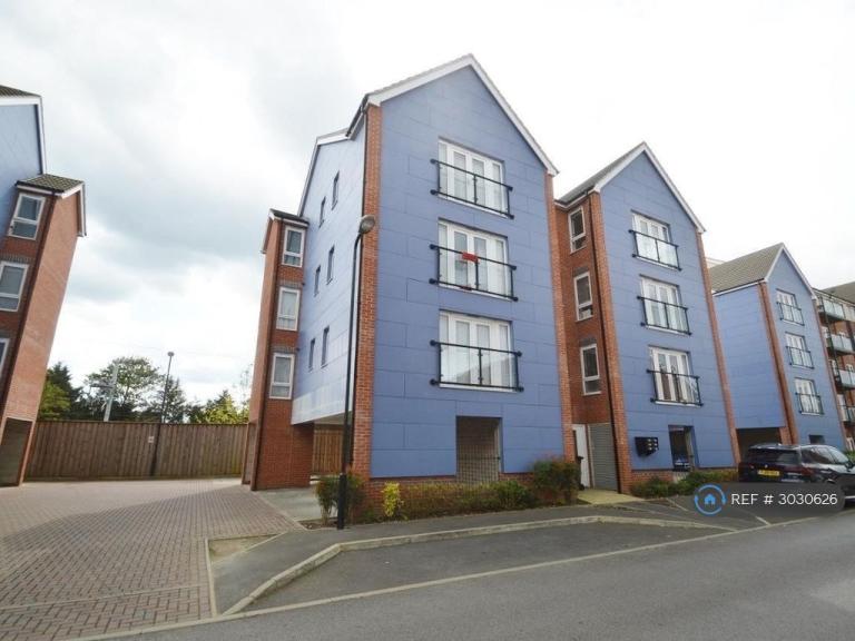 2 bedroom flat in Chadwick Road, Slough, SL3 (2 bed) (#3030626)